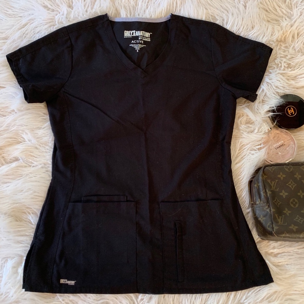 Grey’s anatomy active scrub top: small